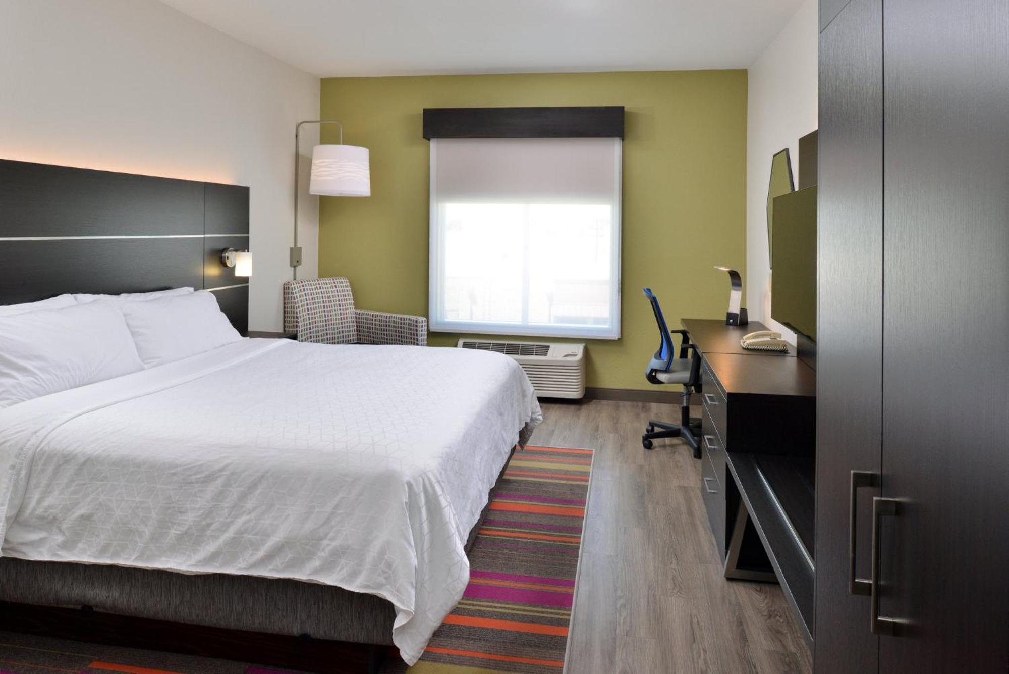 Express & By Ihg
