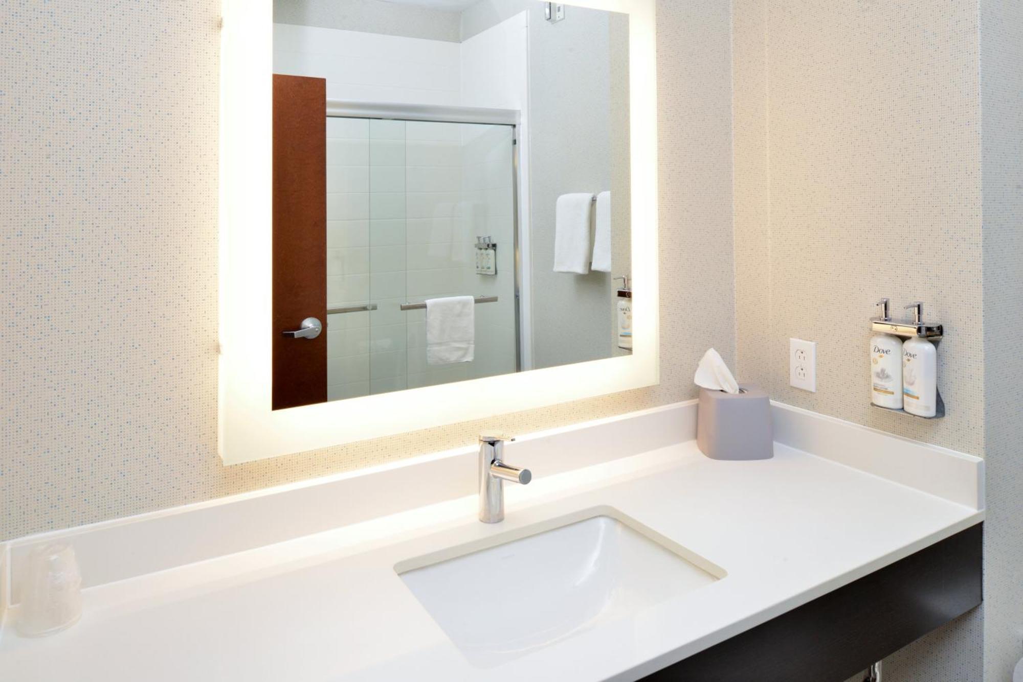 Express & By Ihg Hotel 3*