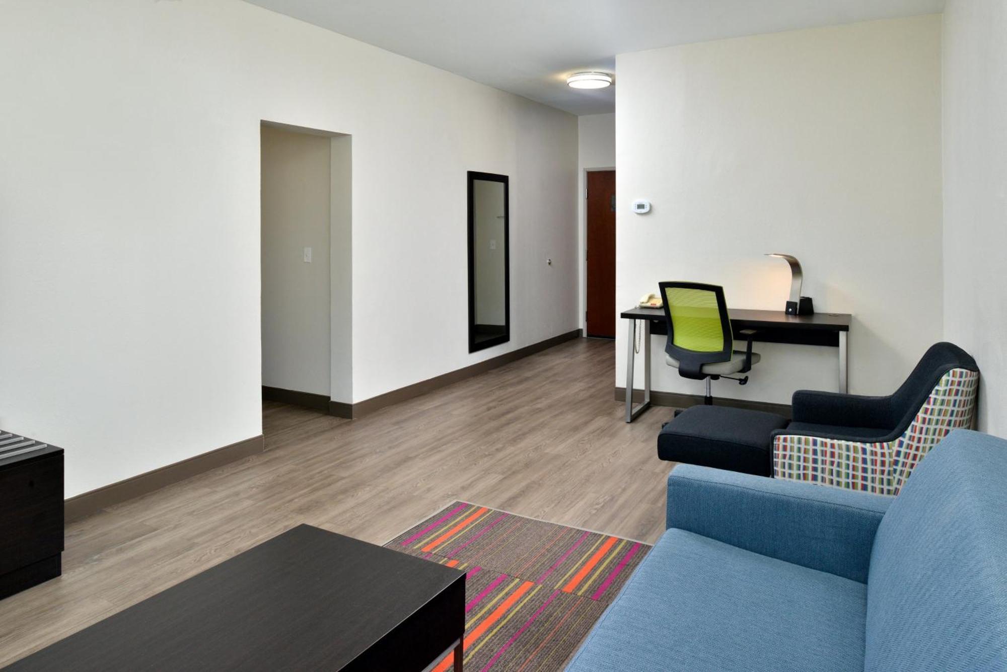 Express & By Ihg Hotel Carthage