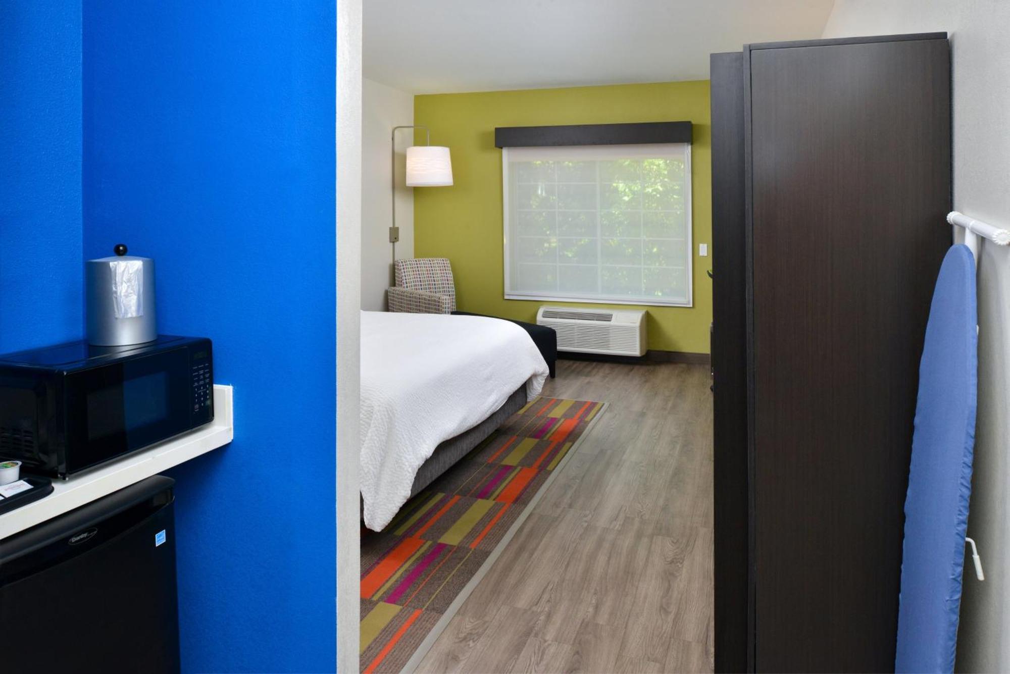 Express & By Ihg Hotel