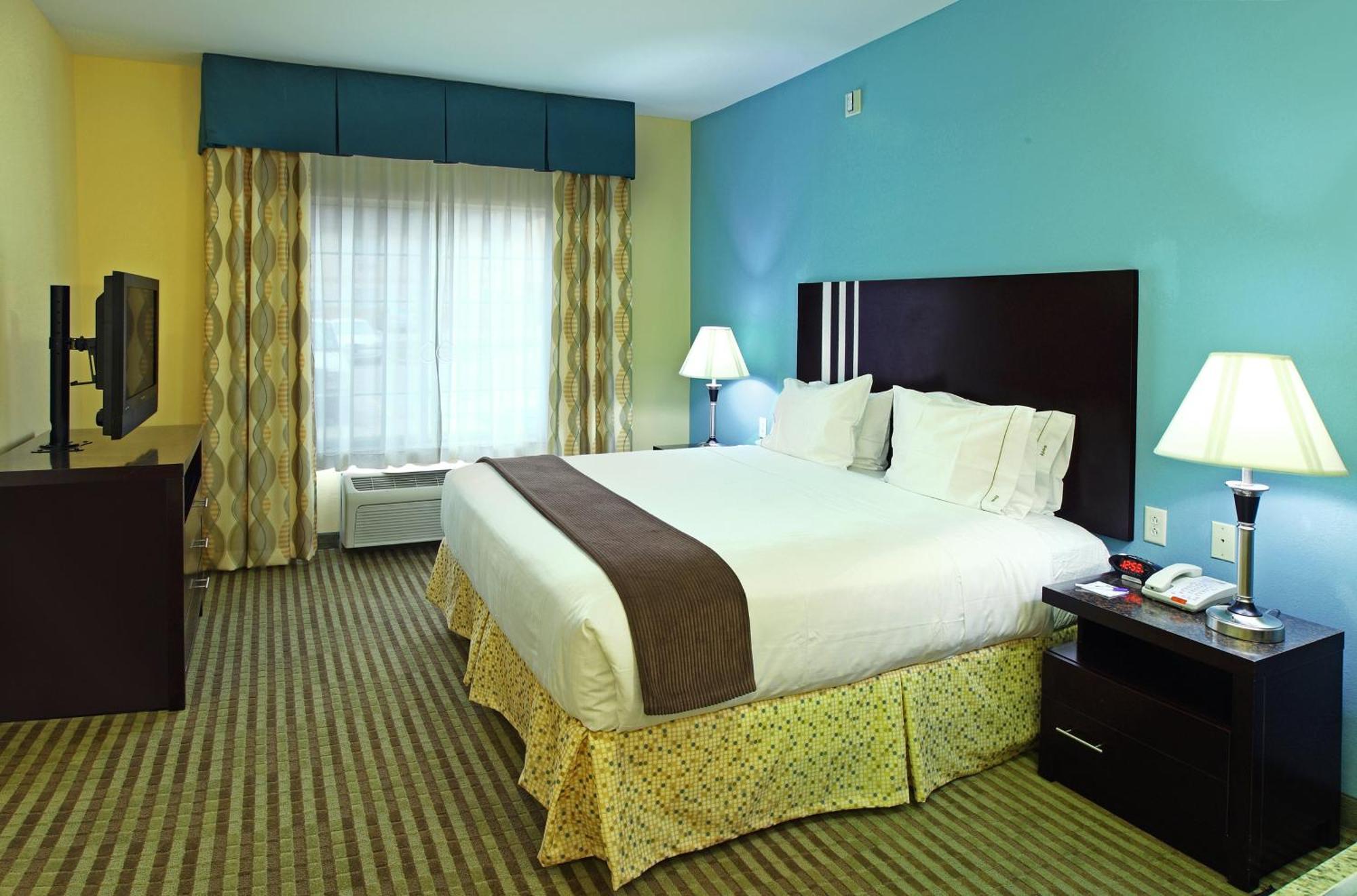 Express & By Ihg