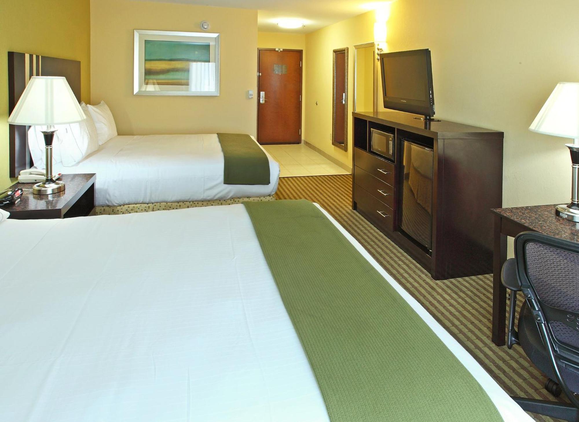Hotel Express & By Ihg 3*