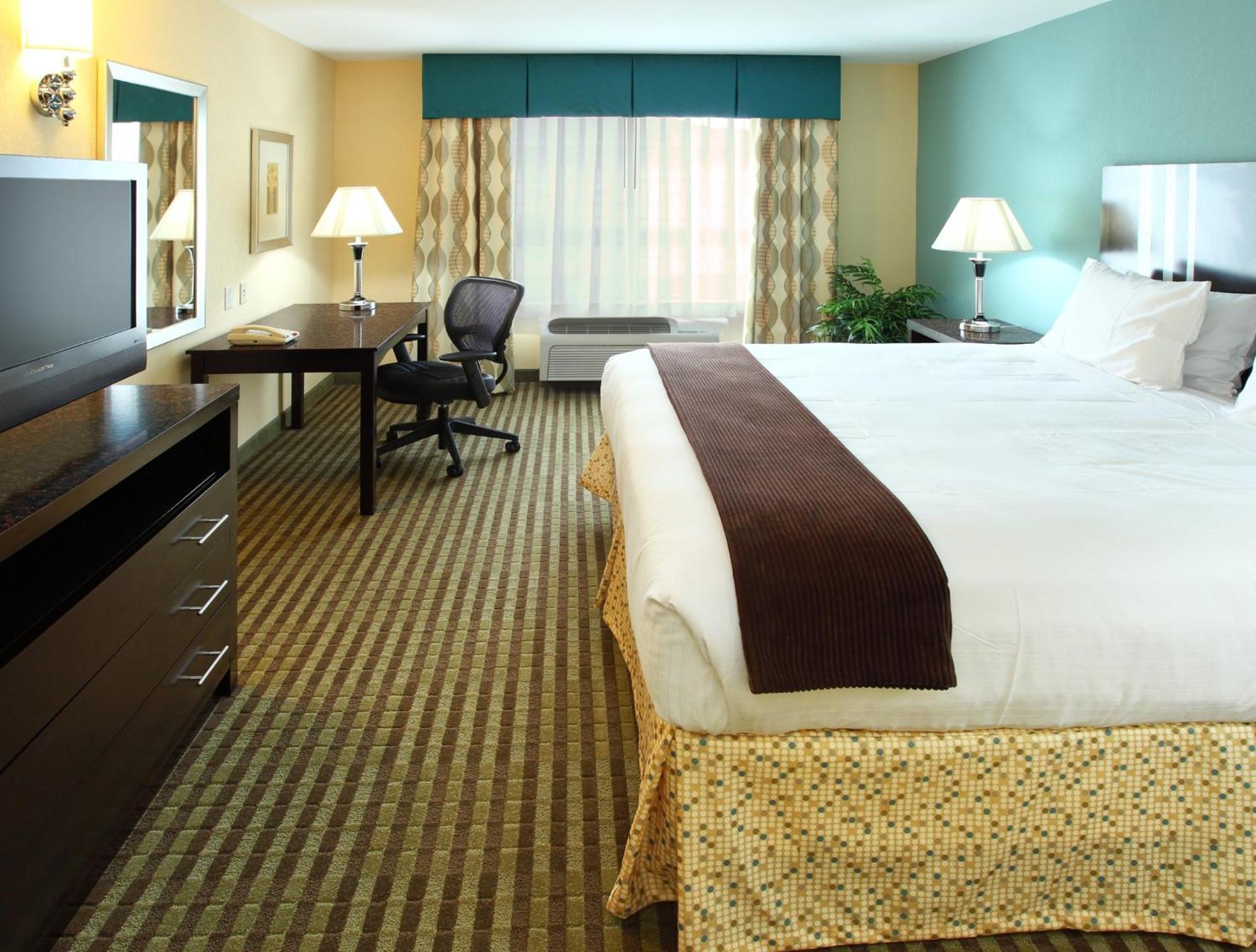 Express & By Ihg 3*