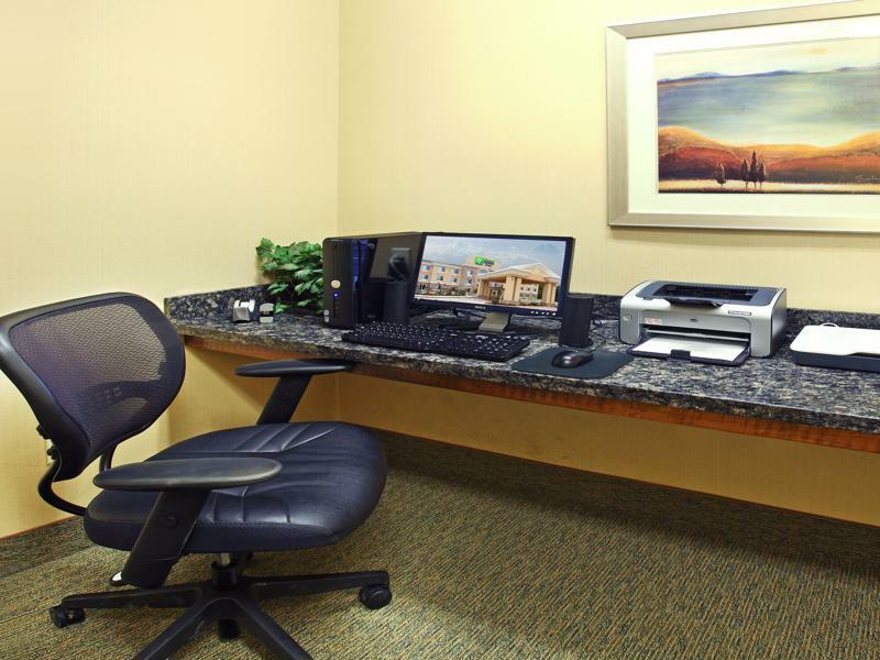 Express & By Ihg Hotel 3*