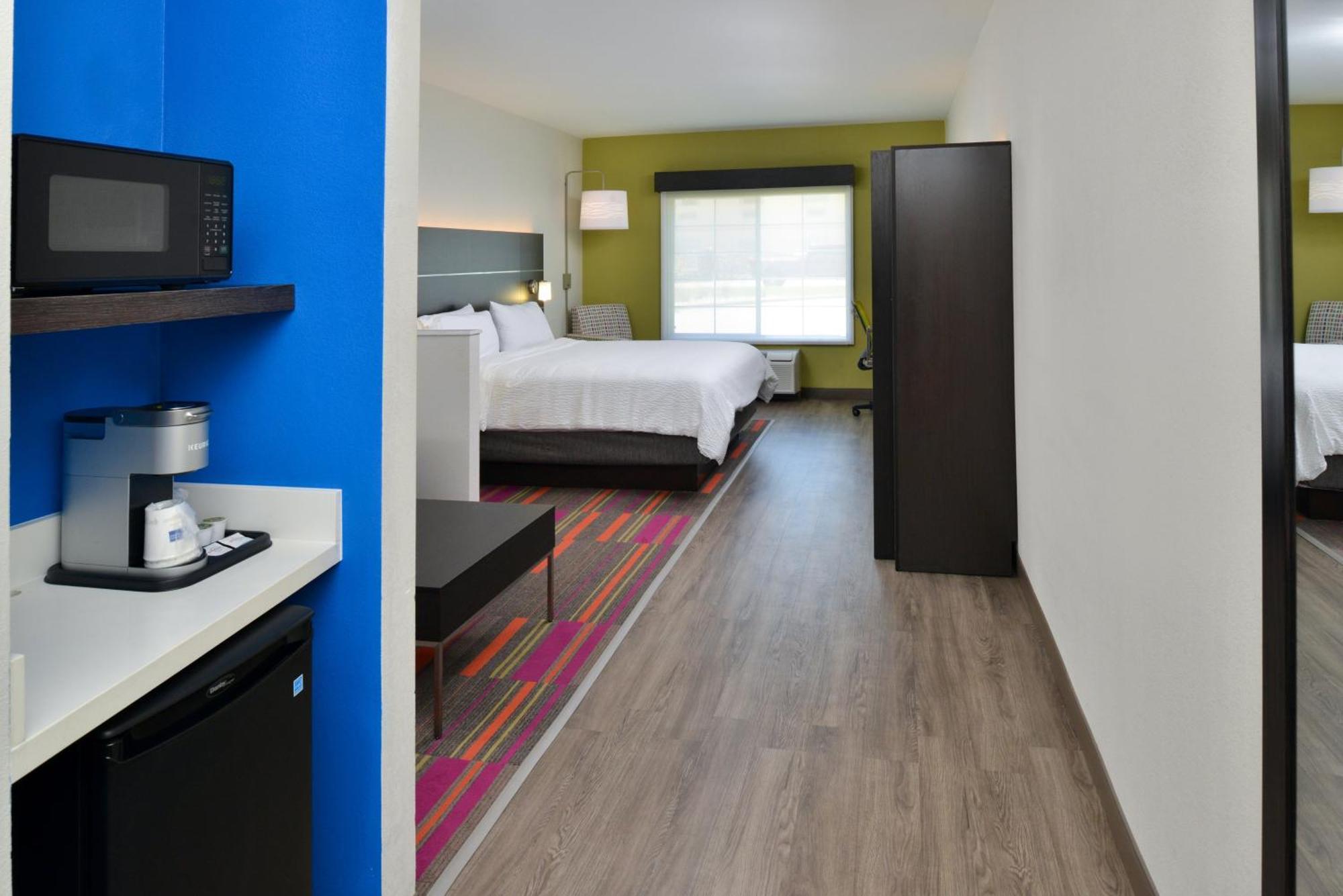 Hotel Express & By Ihg