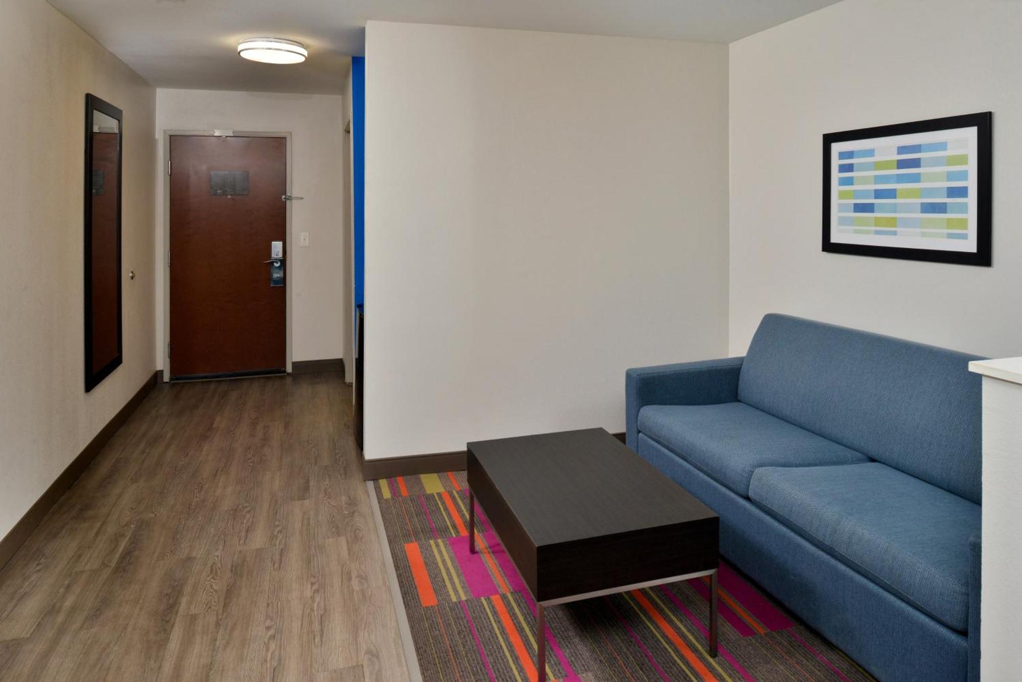 Hotel Express & By Ihg