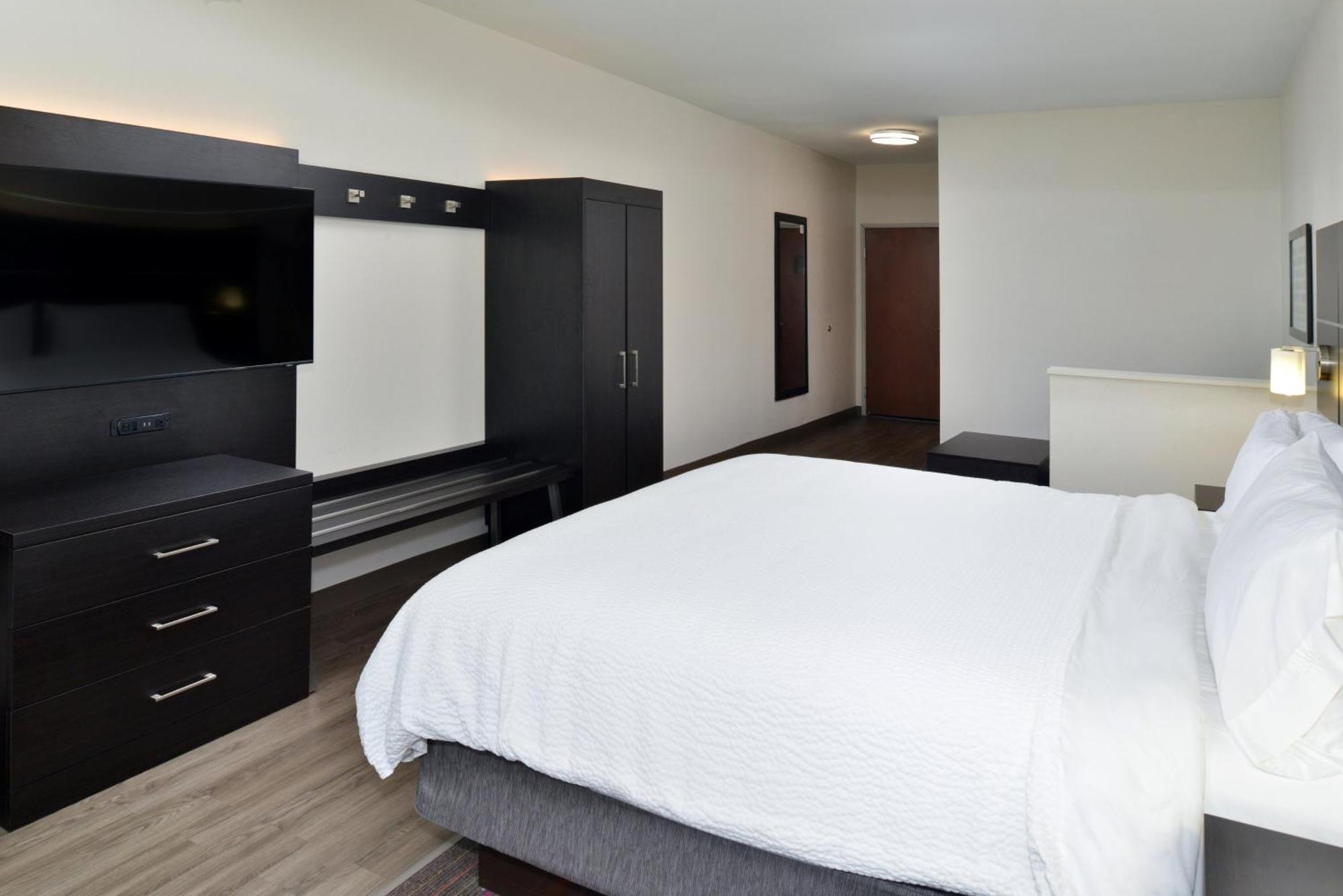 Hotel Express & By Ihg