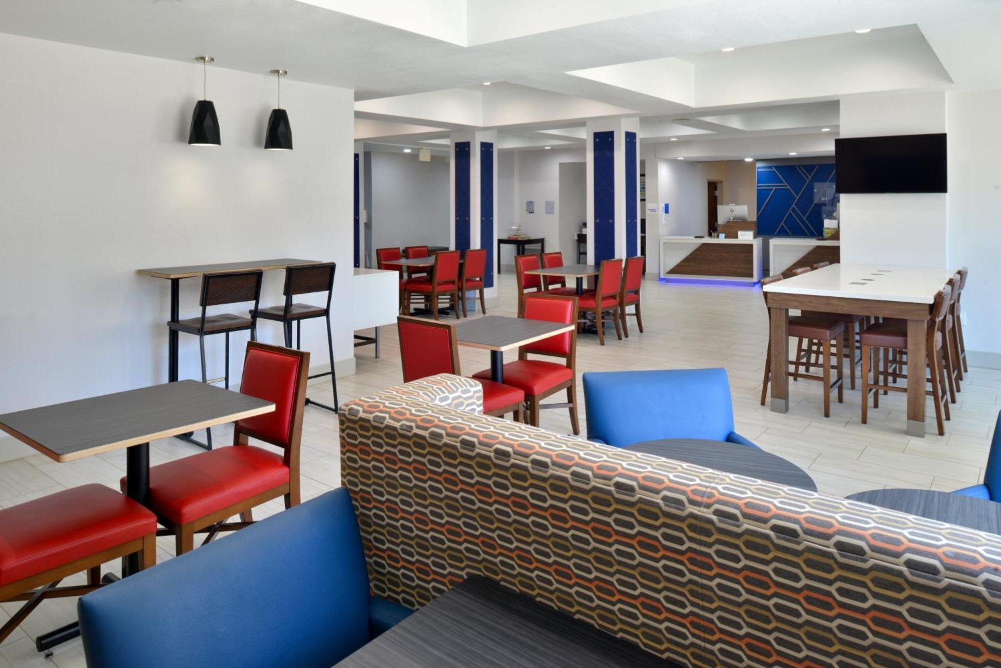 Express & By Ihg Hotel 3*