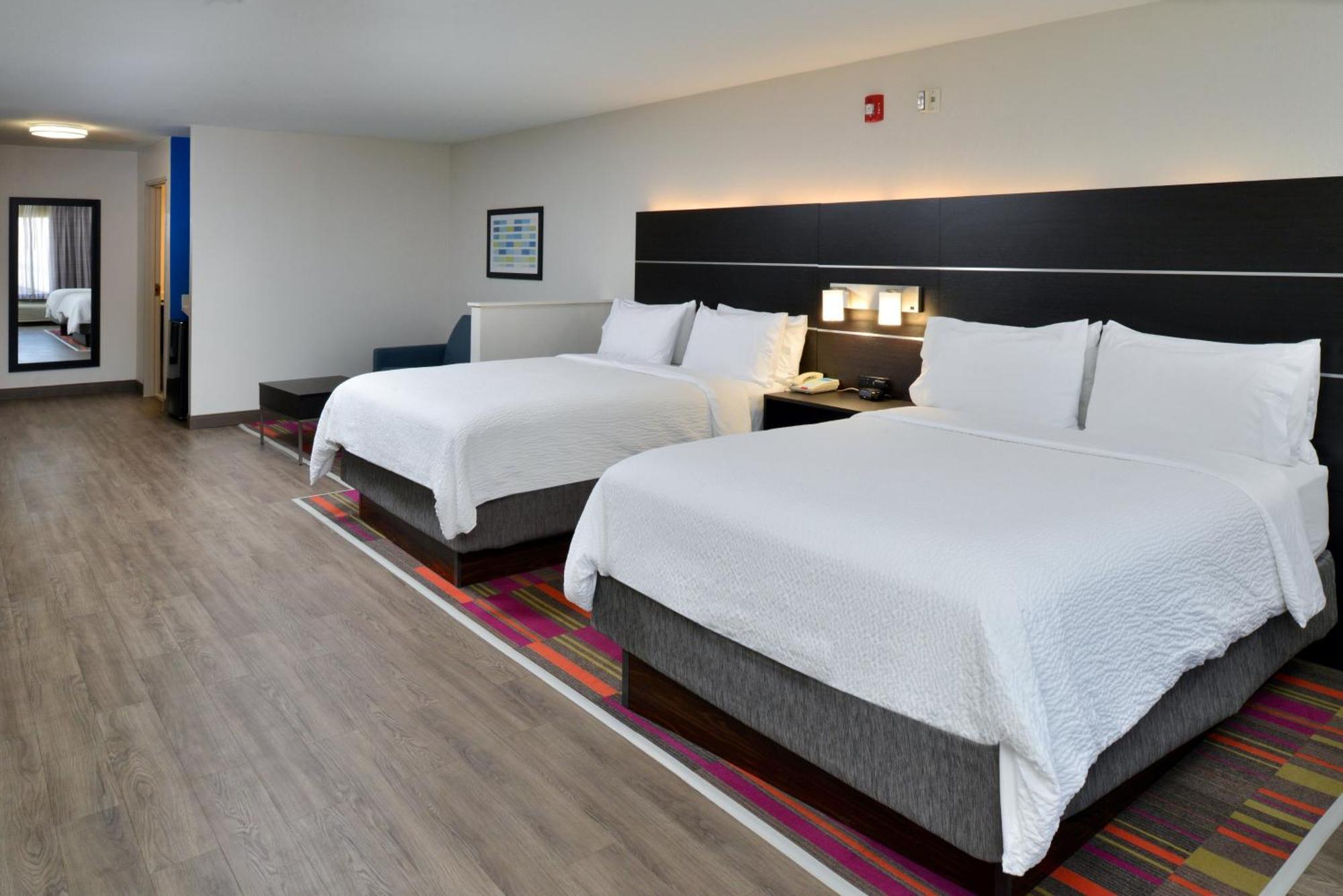 Express & By Ihg Hotel 3*