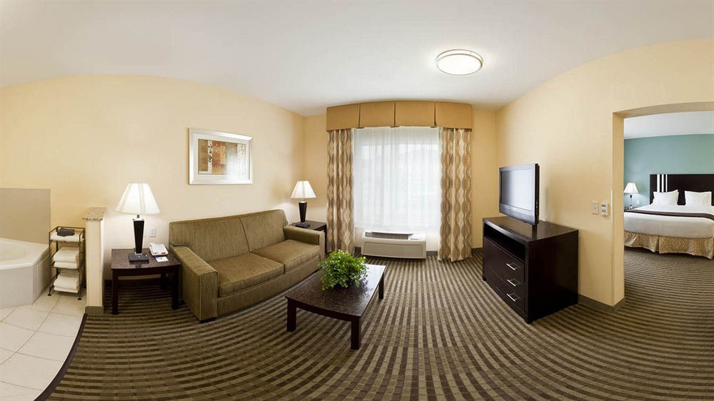 Express & By Ihg 3*